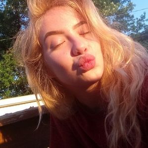 Meet your Posher, Jade